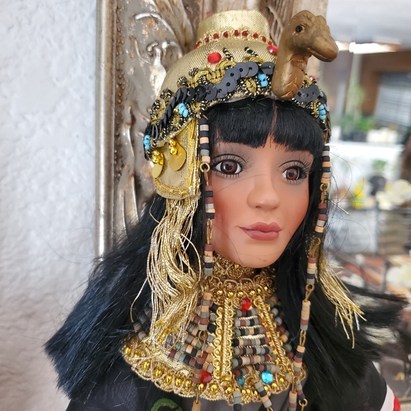 Porcelain Doll - Cleopatra - Paradise Galleries - Picture 3 of 9